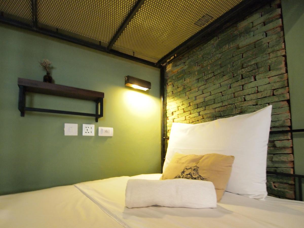 Niras Bankoc Hostel Bangkok Exterior foto